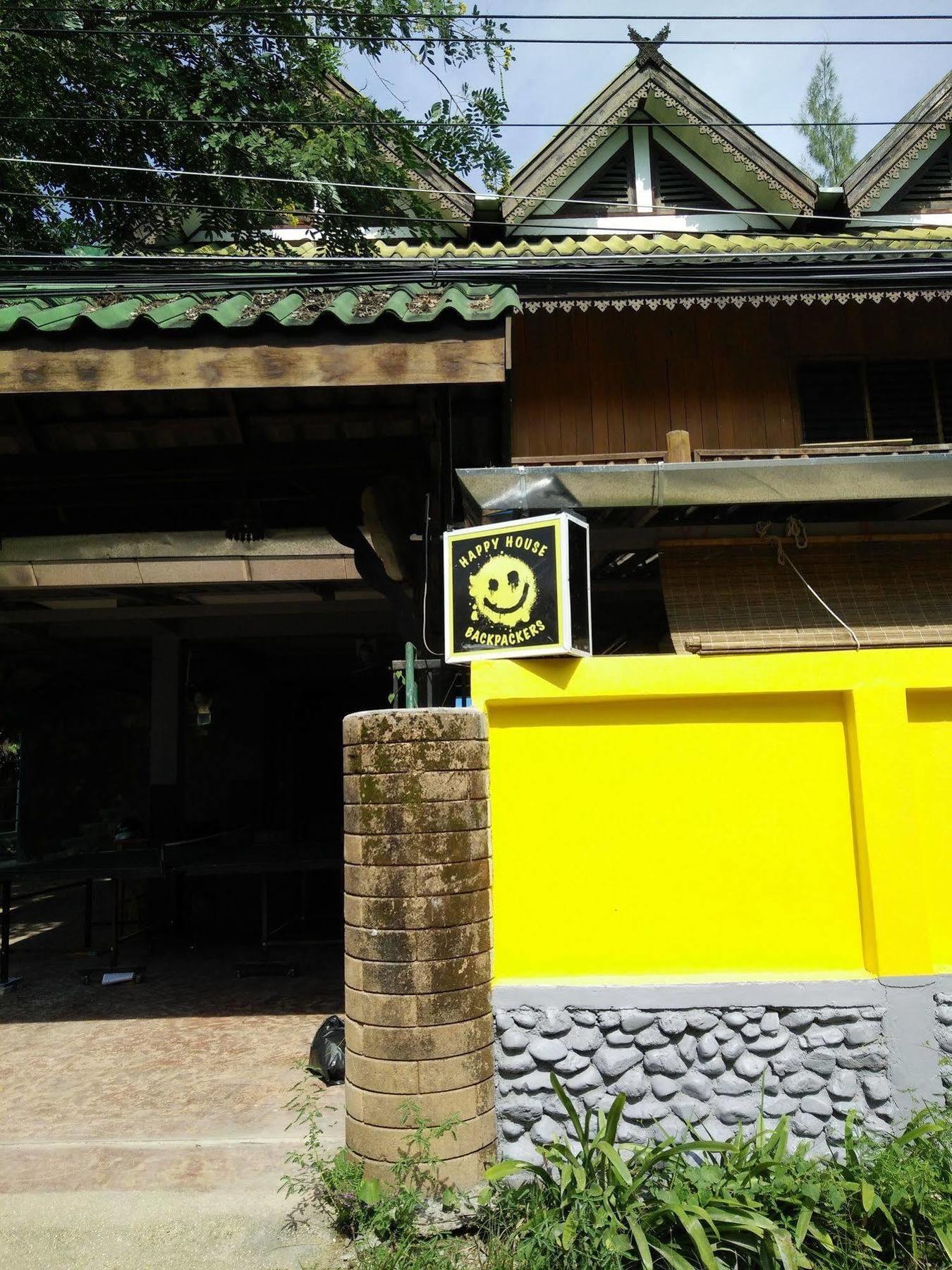Happy House Backpackers Pansiyon Pai Dış mekan fotoğraf